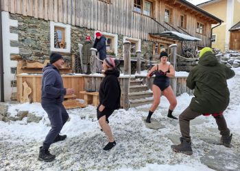 Eisbaden beim Dreiländerwirt (21).jpg